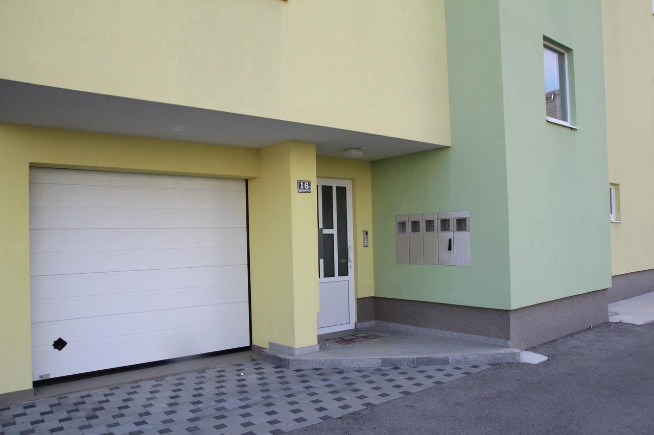 Apartment Mario Podstrana Luaran gambar