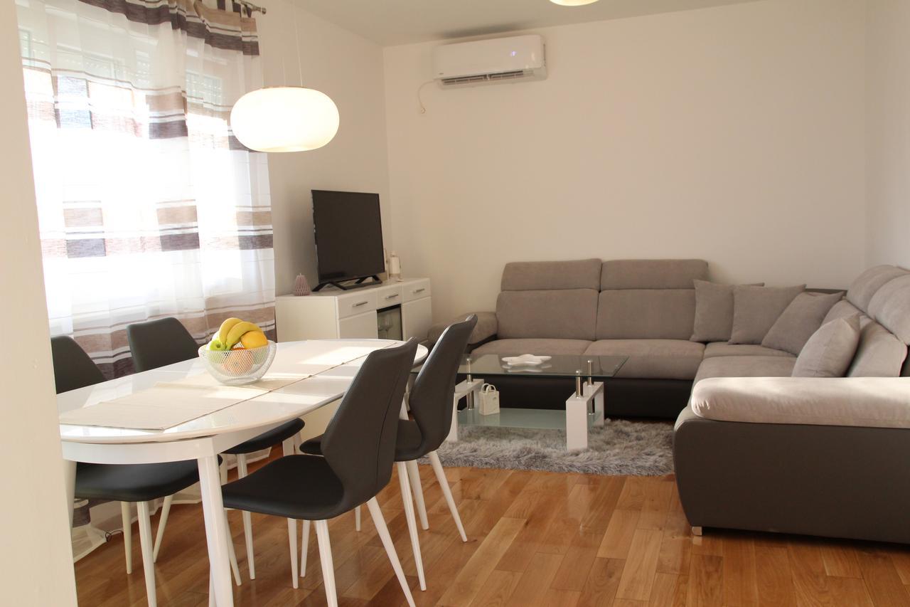 Apartment Mario Podstrana Luaran gambar