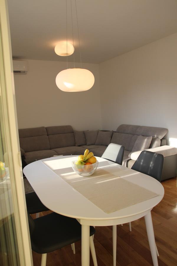 Apartment Mario Podstrana Luaran gambar
