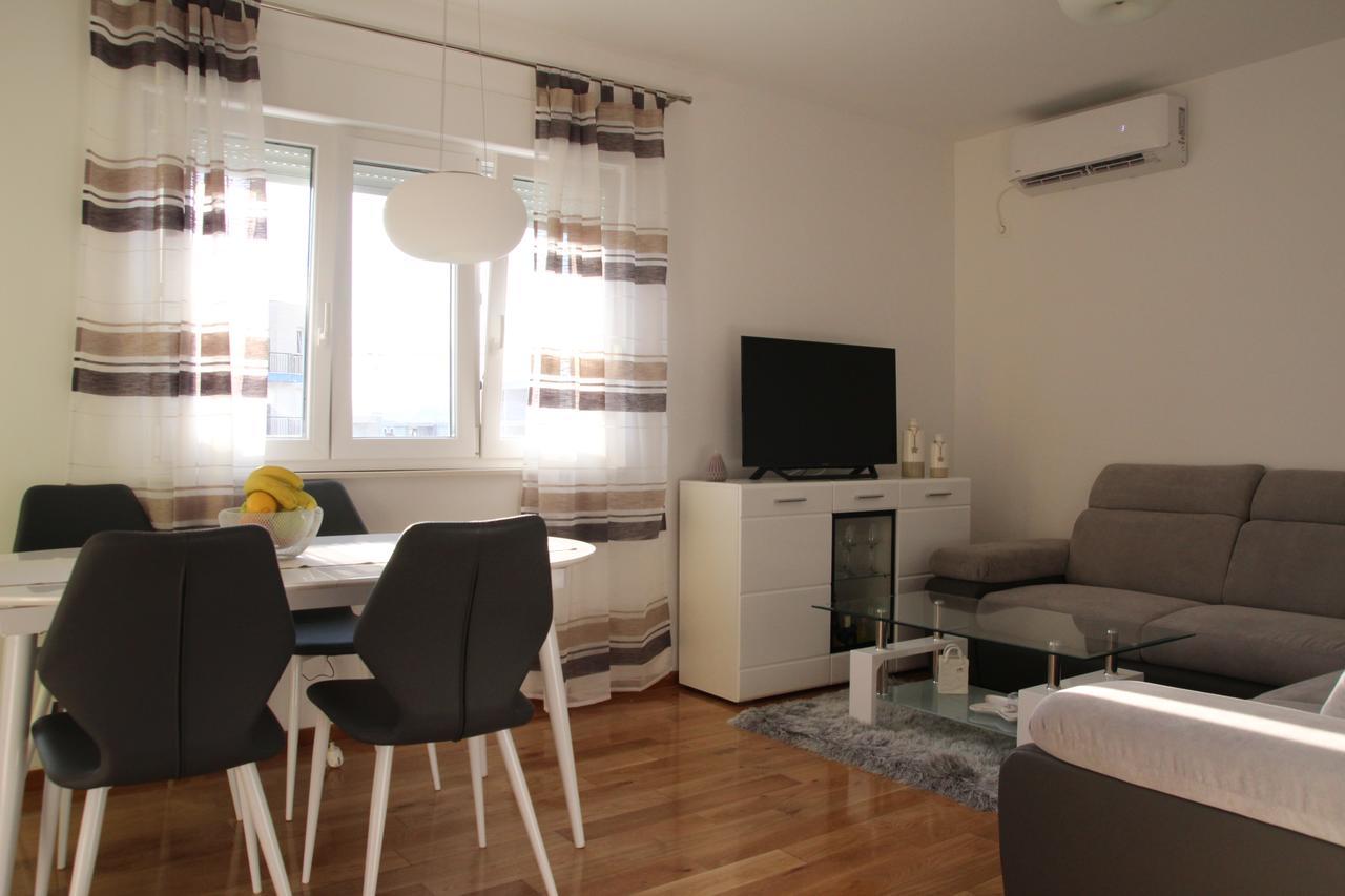 Apartment Mario Podstrana Luaran gambar